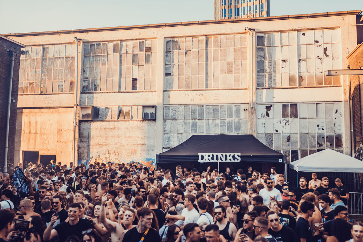 Loading... just a sec